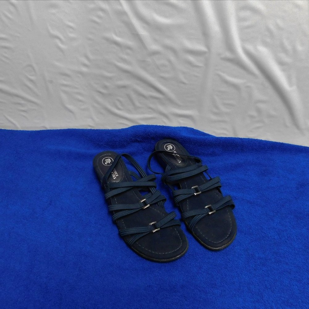 size 9 sandals mootsies tootsies navy color